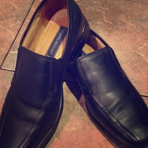 Men Black leather dress shoes